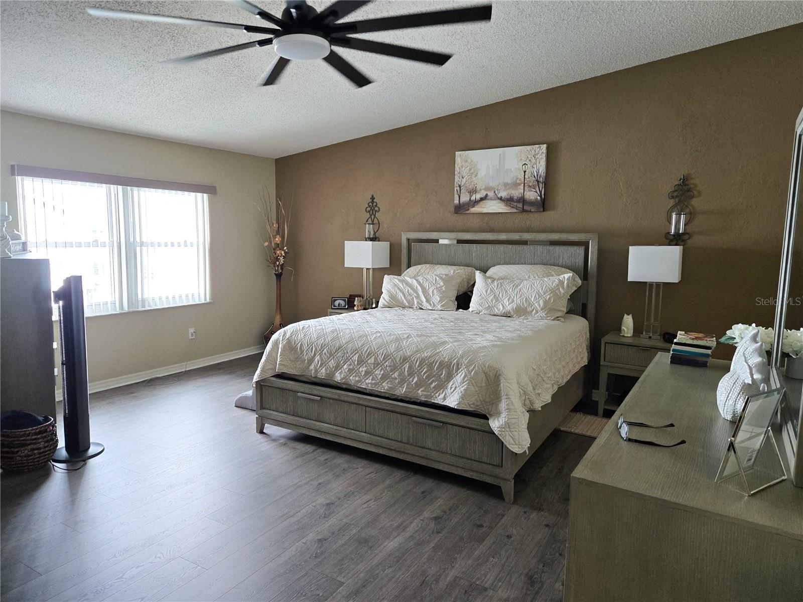 Very Spacious Primary Oasis