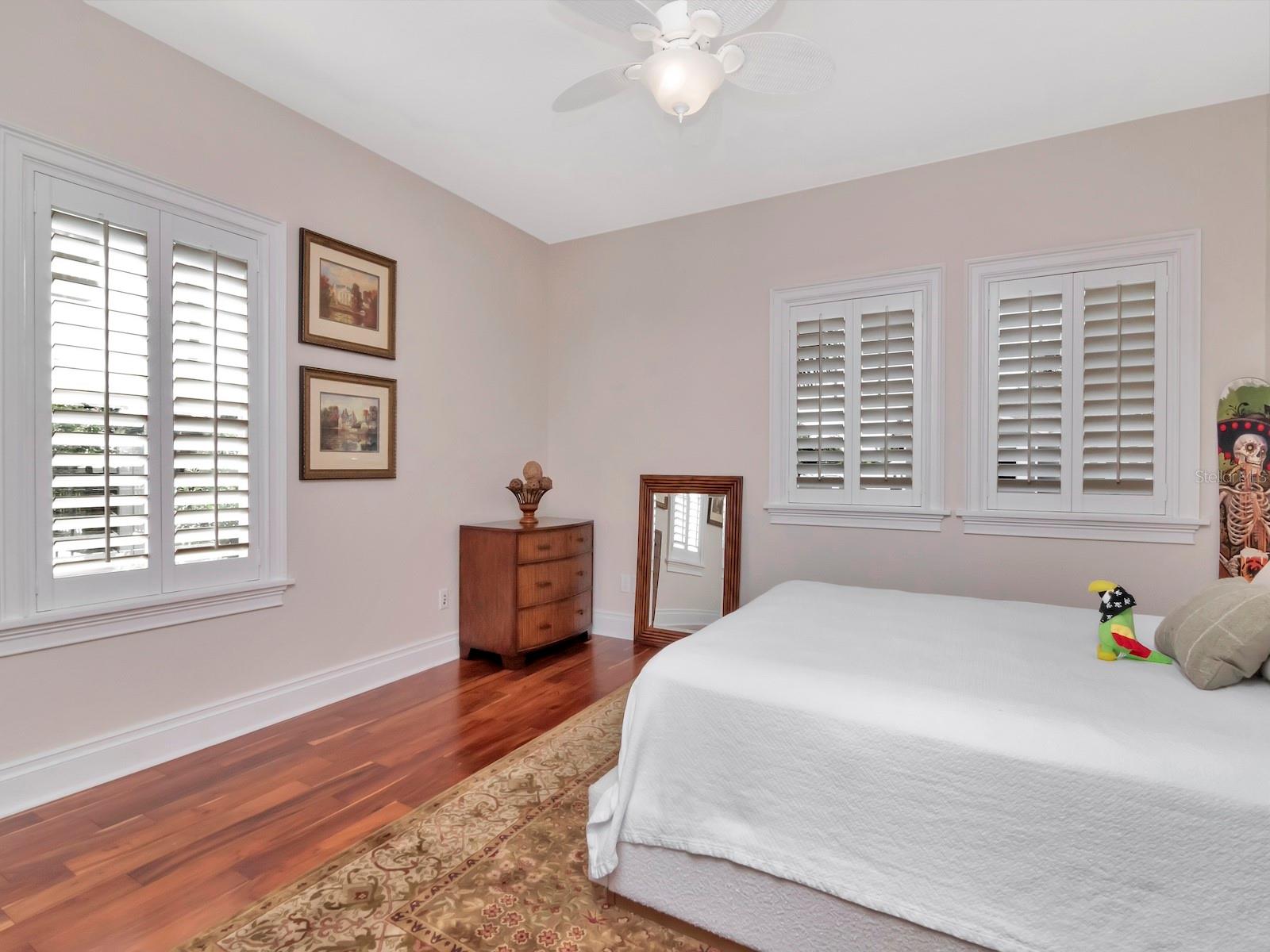 Secondary bedroom