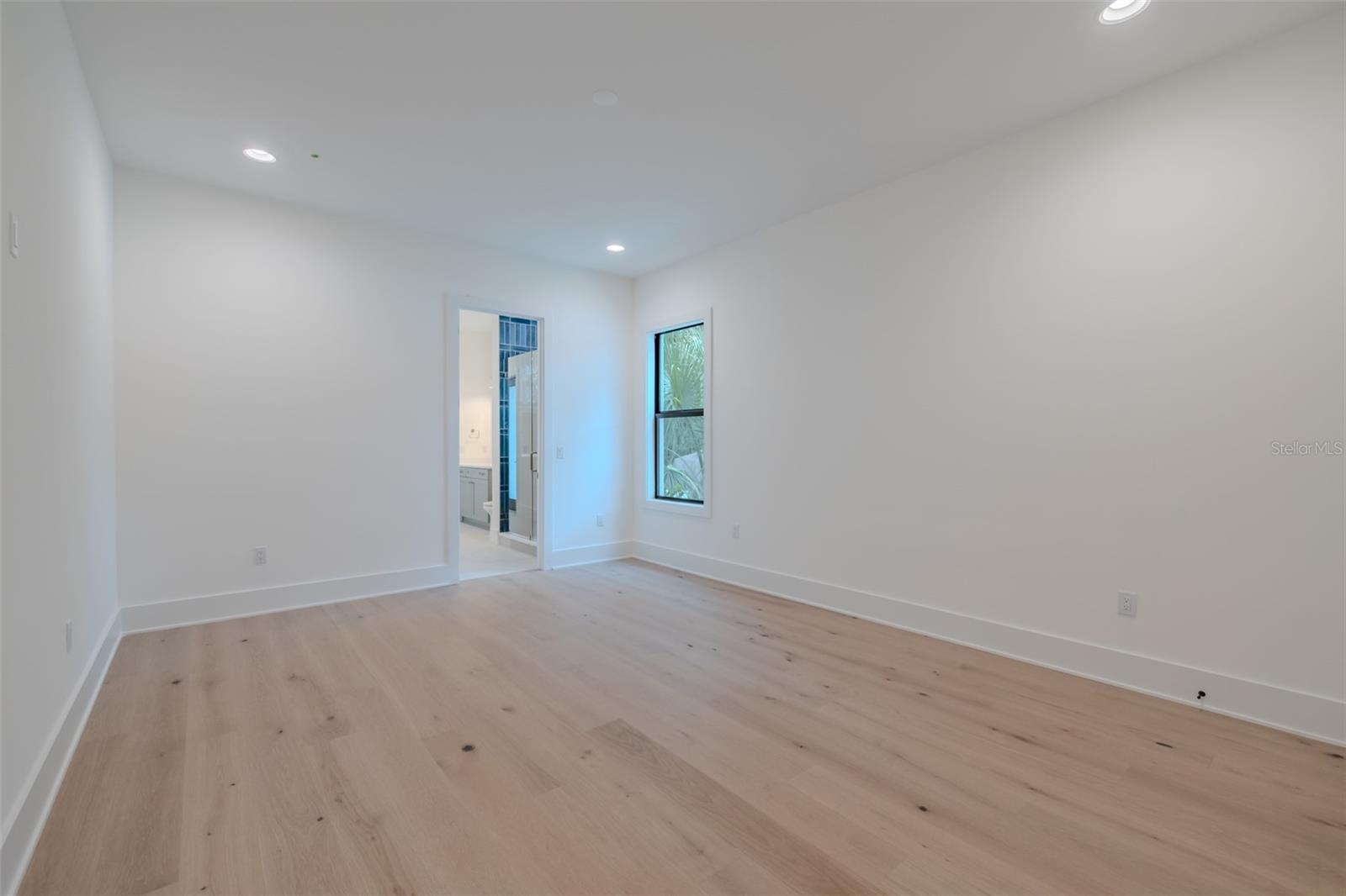 1st floor guest room - bedroom 5