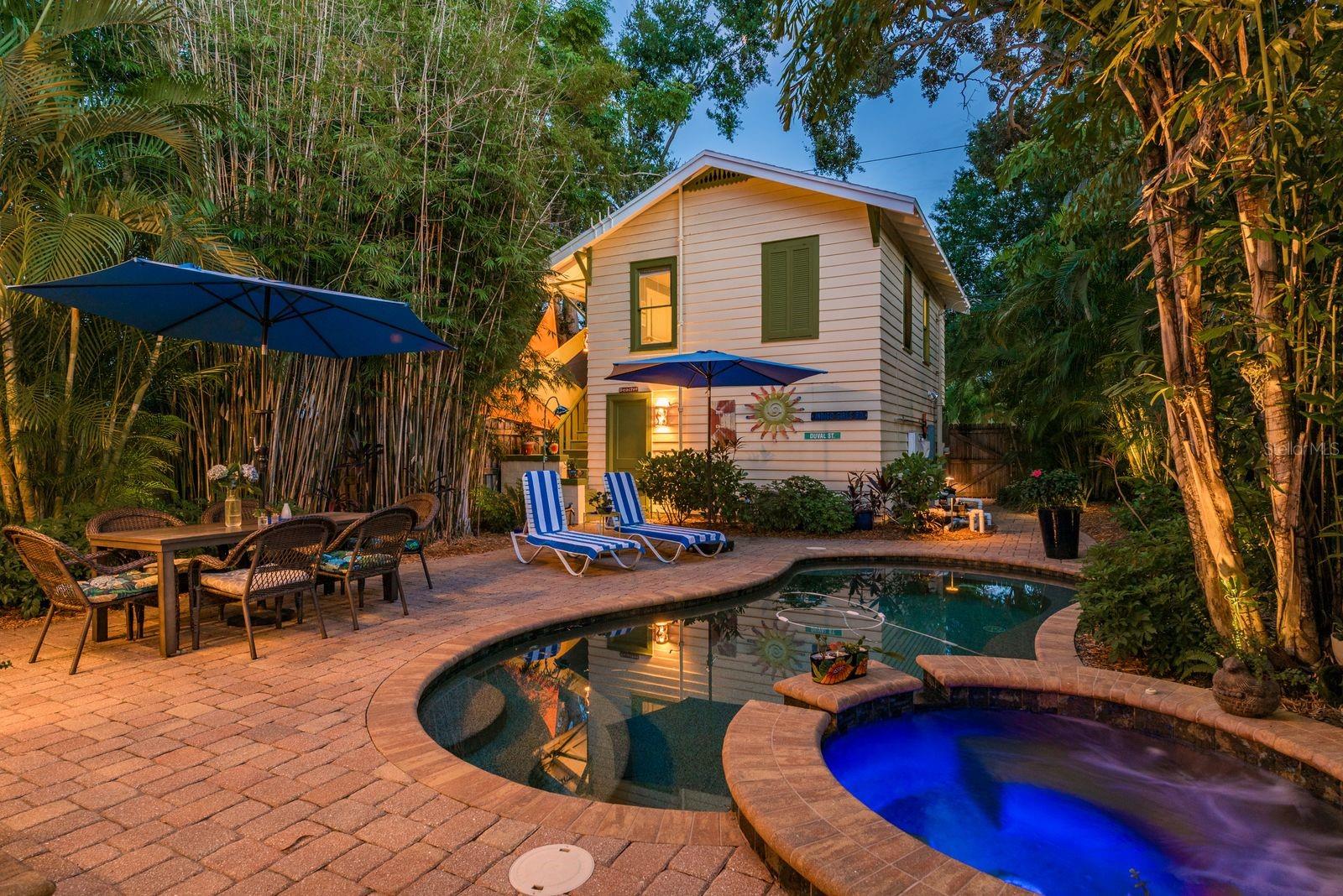 POOL / SPA COURTYARD OASIS