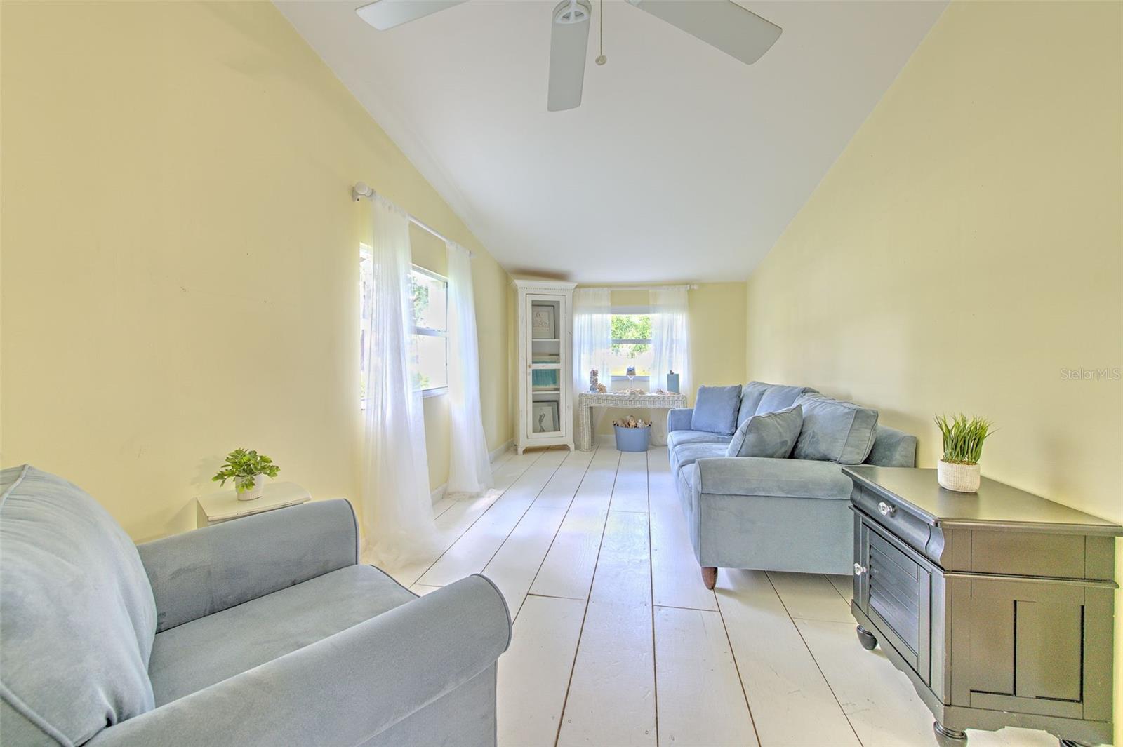 Bonus Room with lots of natural sunlight