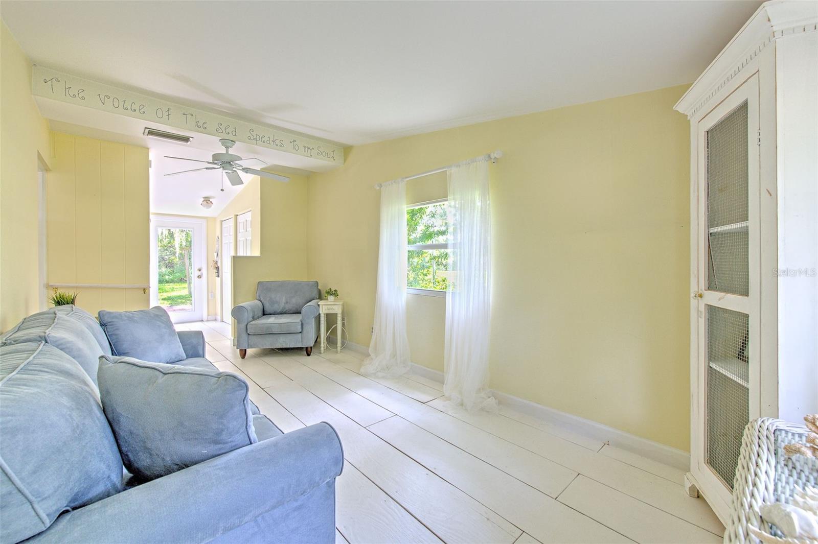 Bonus Room with lots of natural sunlight