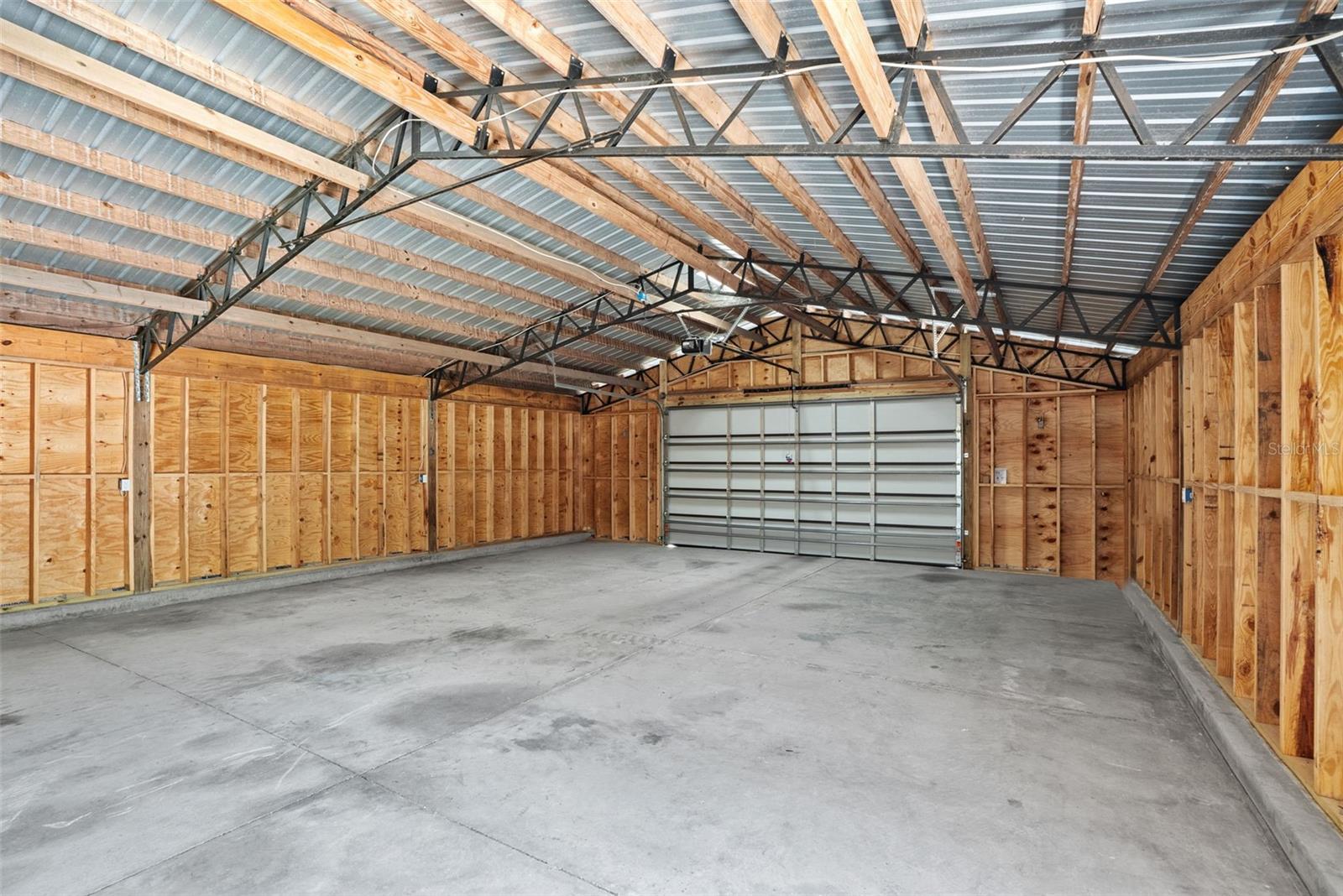 enclosed pole barn