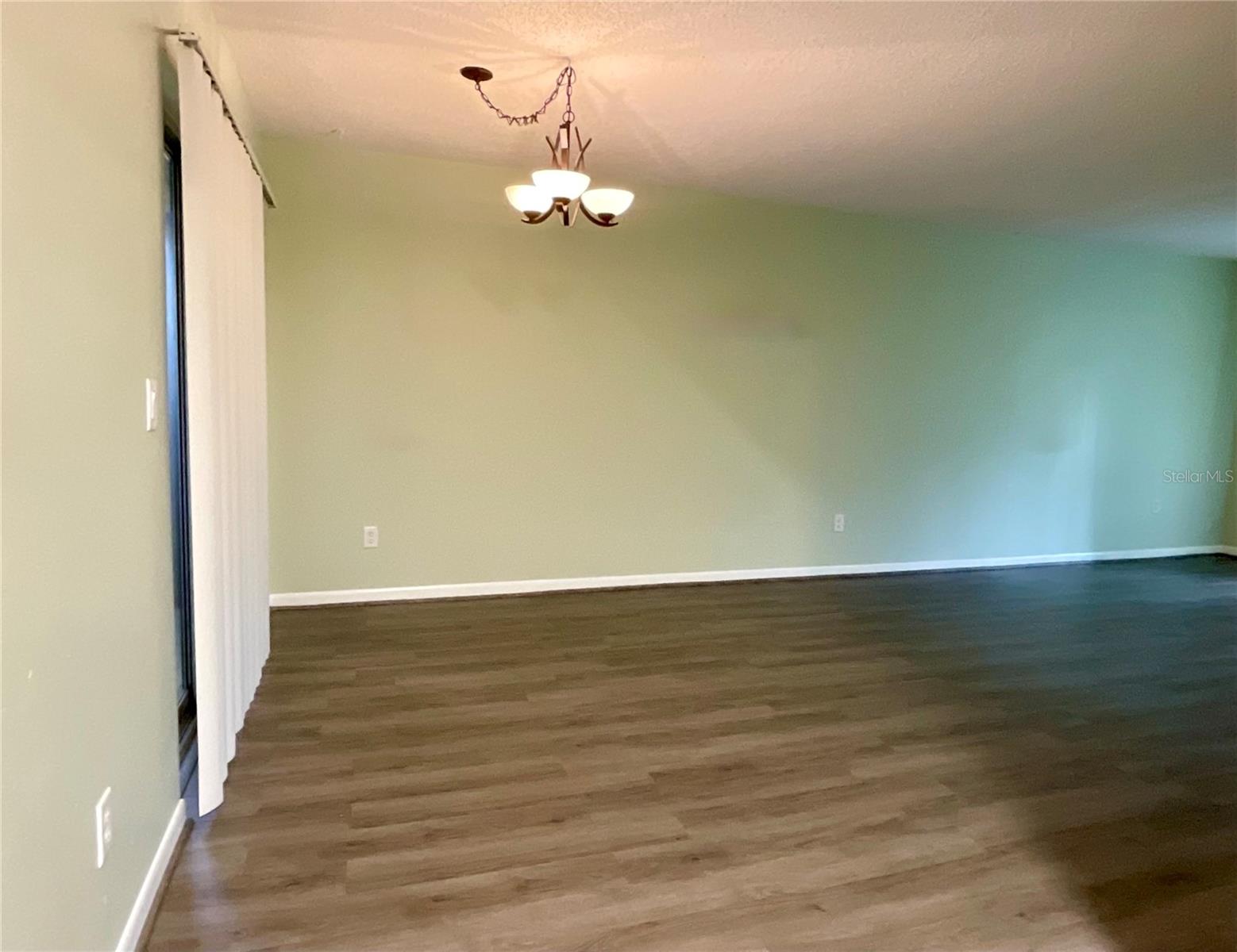 9-Dining room area
