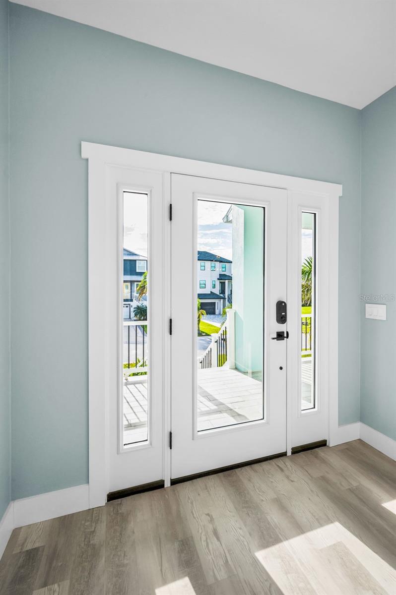Foyer  - Hurricane door and Luxury Vinyl