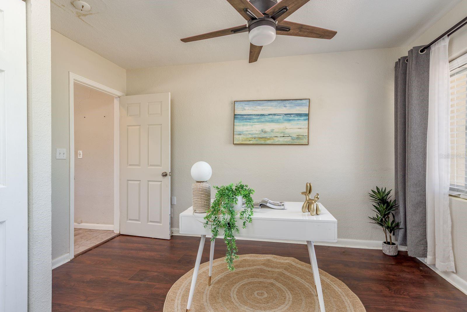 bedroom 3/ office