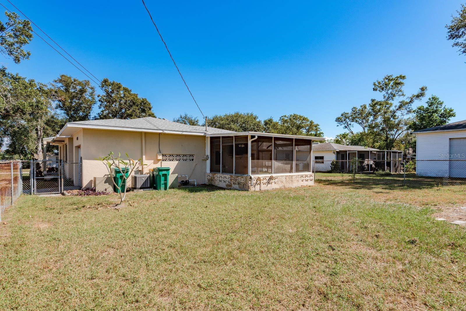 Large Fenced Yard