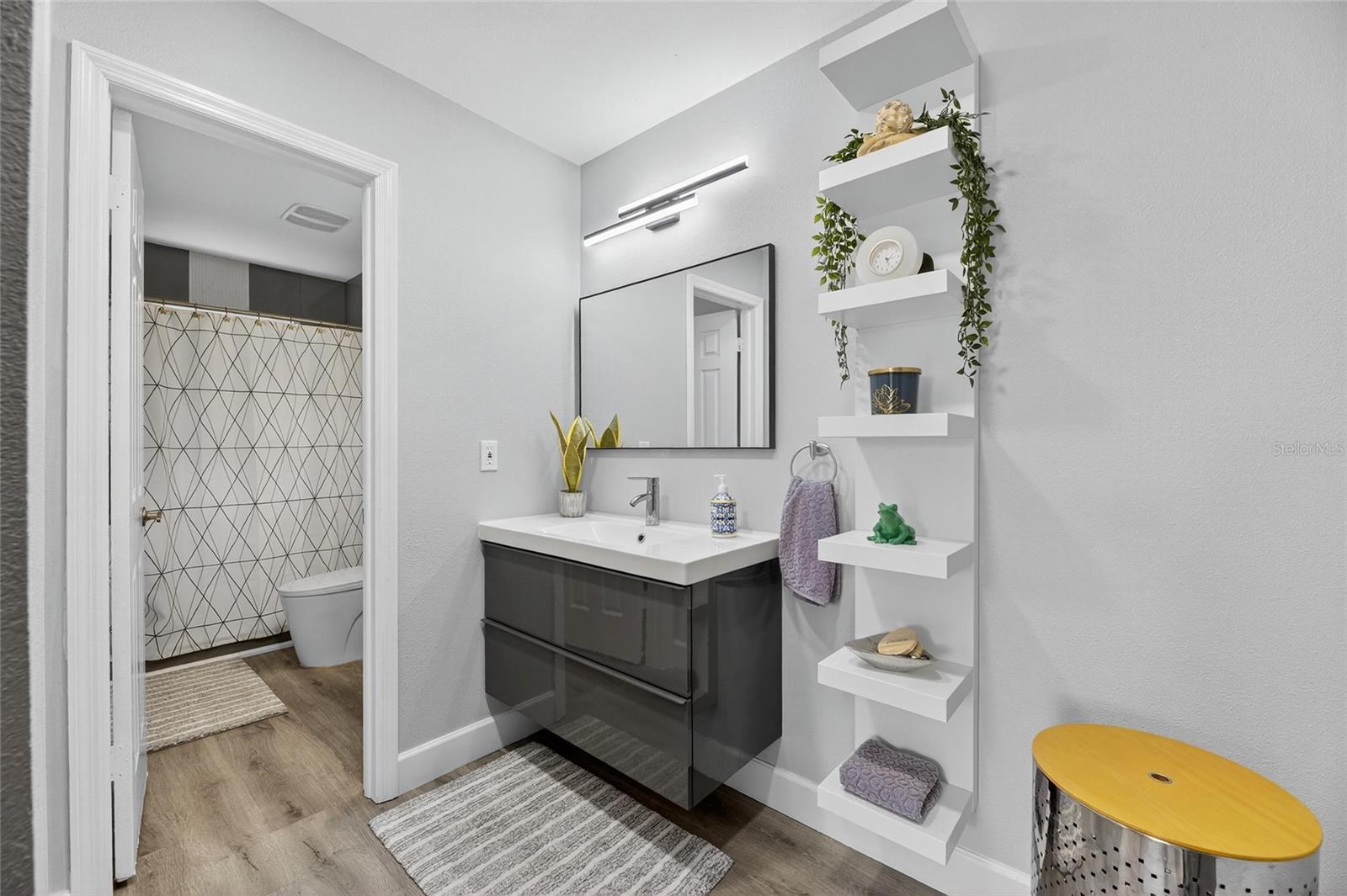 En suite bath