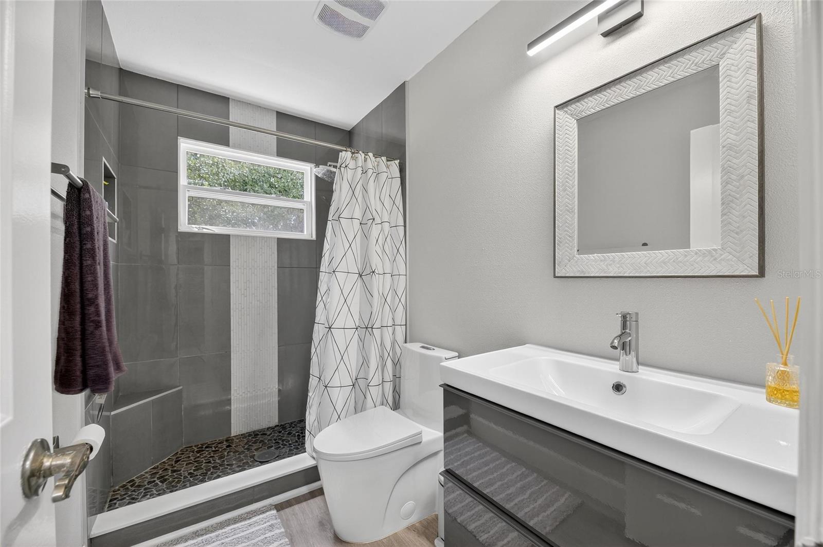 En suite bath