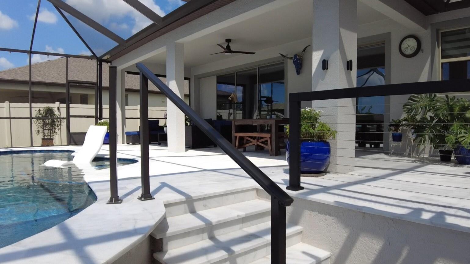 Sunken Kitchen, Lanai