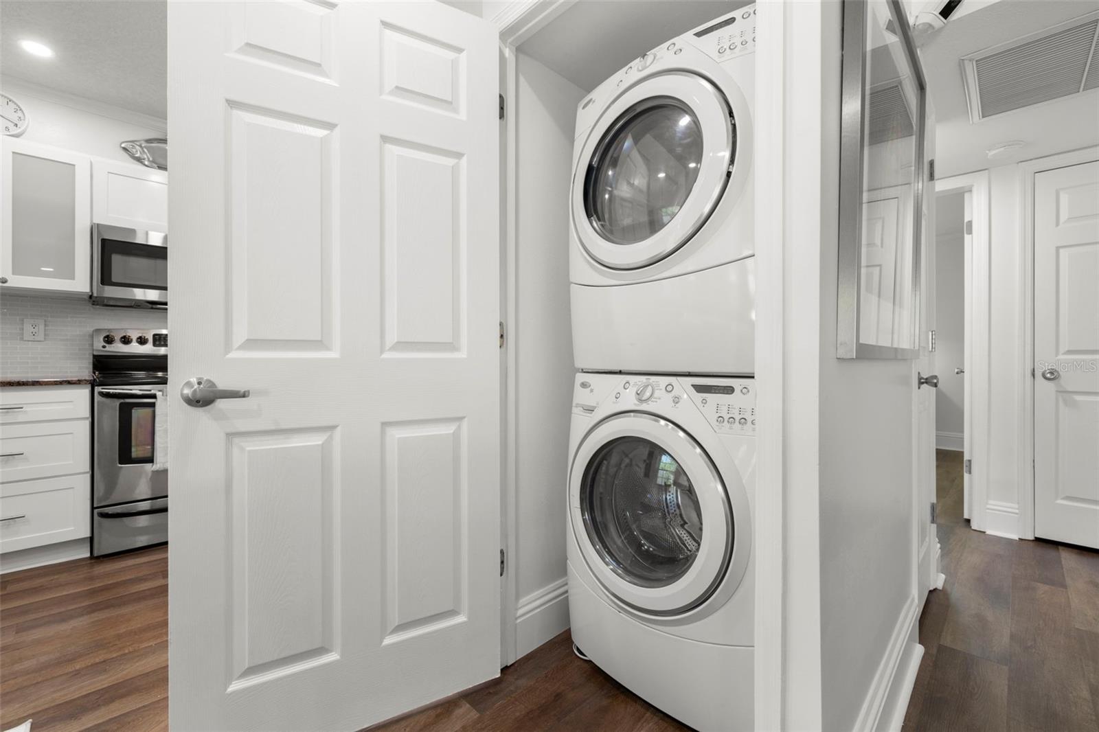 Full-size Whirlpool Duet washer & dryer