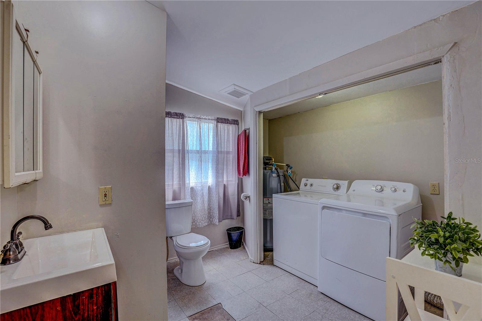 Primary Bathroom/Laundry