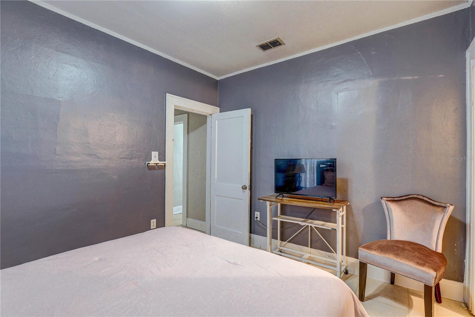 Bedroom 3/Walk-in Closet