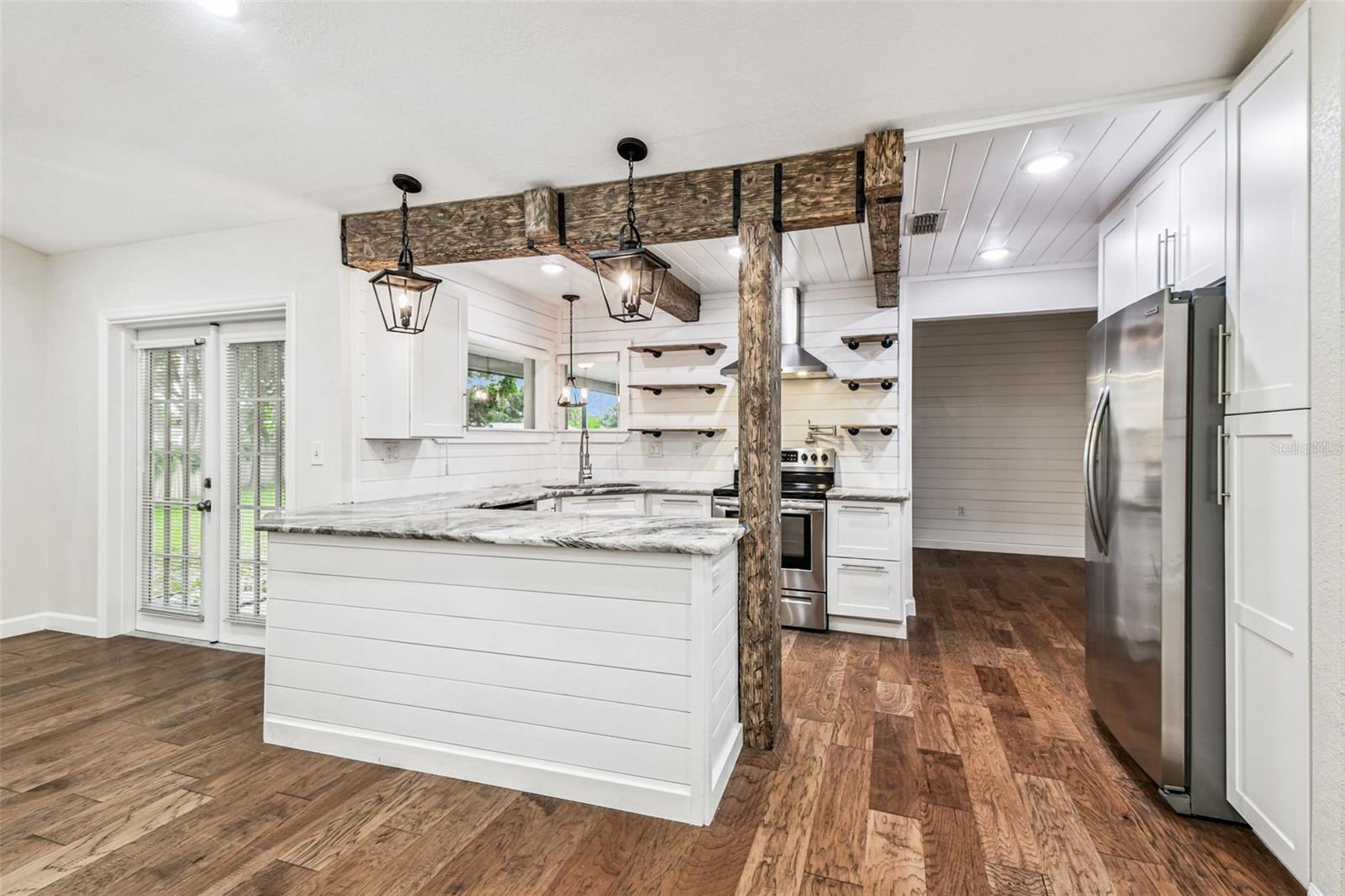 Gorgeous Farmhouse Style Kitchen