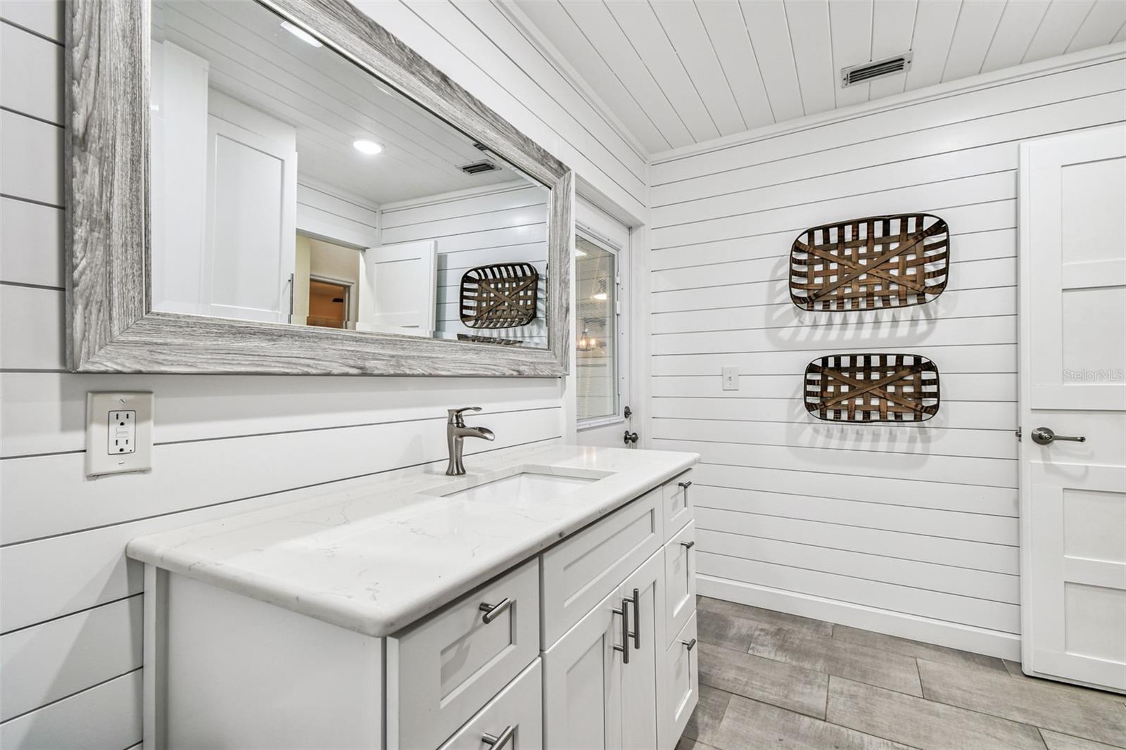2nd Bathroom