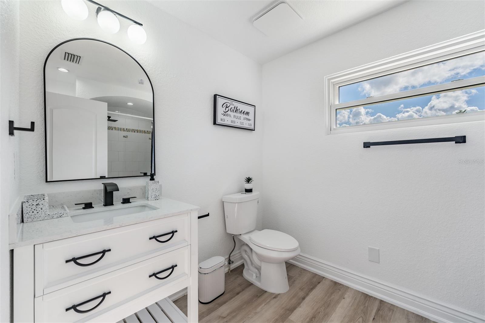Guest bathroom 2nd floor