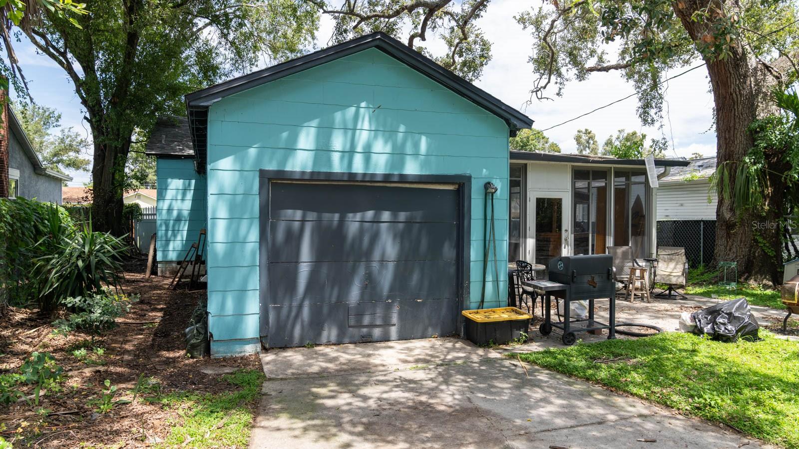 1-Car Garage