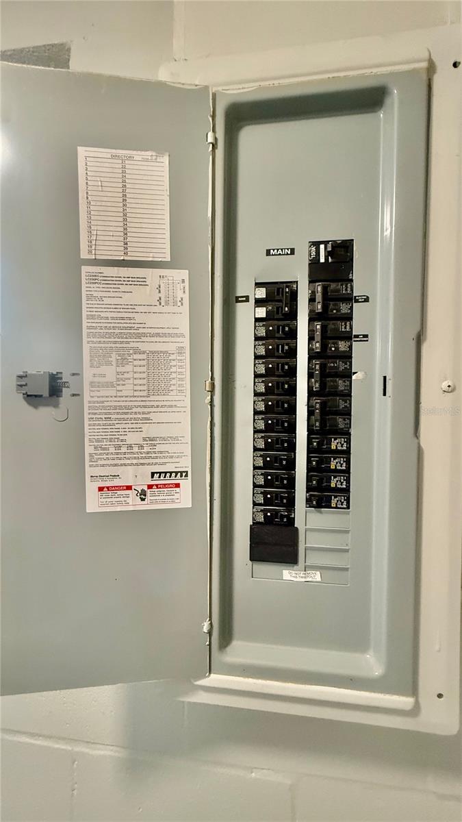 TB8424602