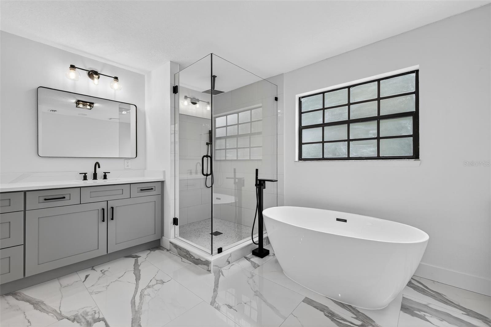 Primary ensuite bath
