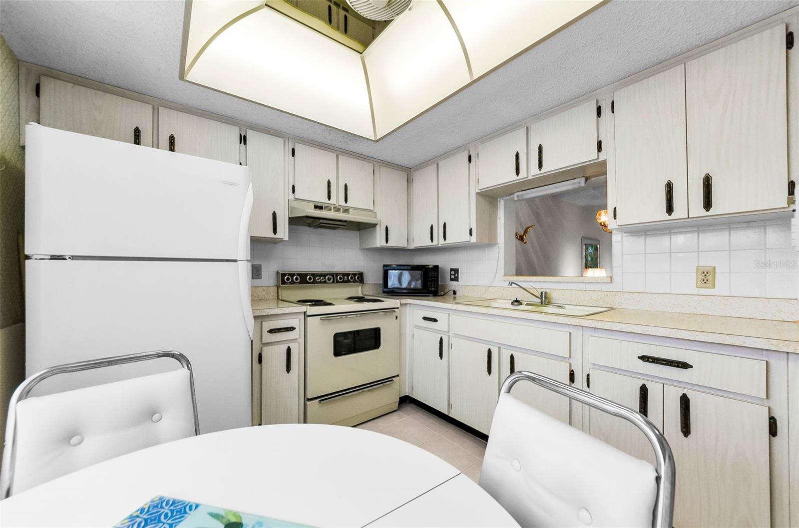 Eat-in Kitchen
