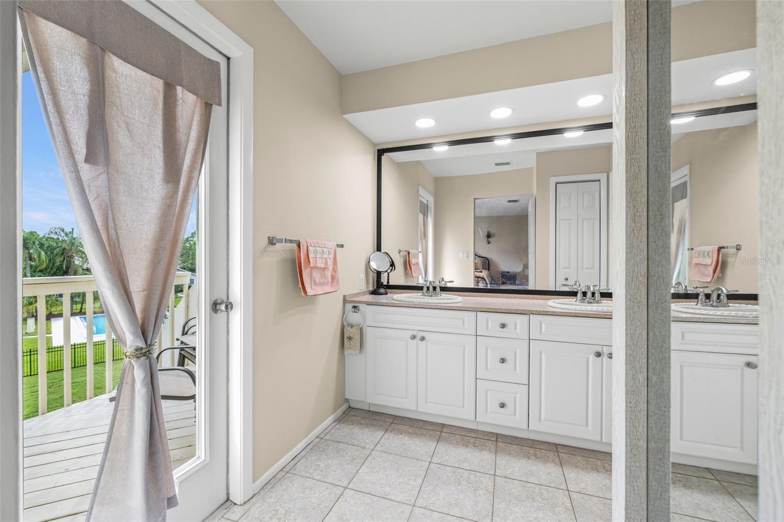 2nd Floor. Primary Bath.