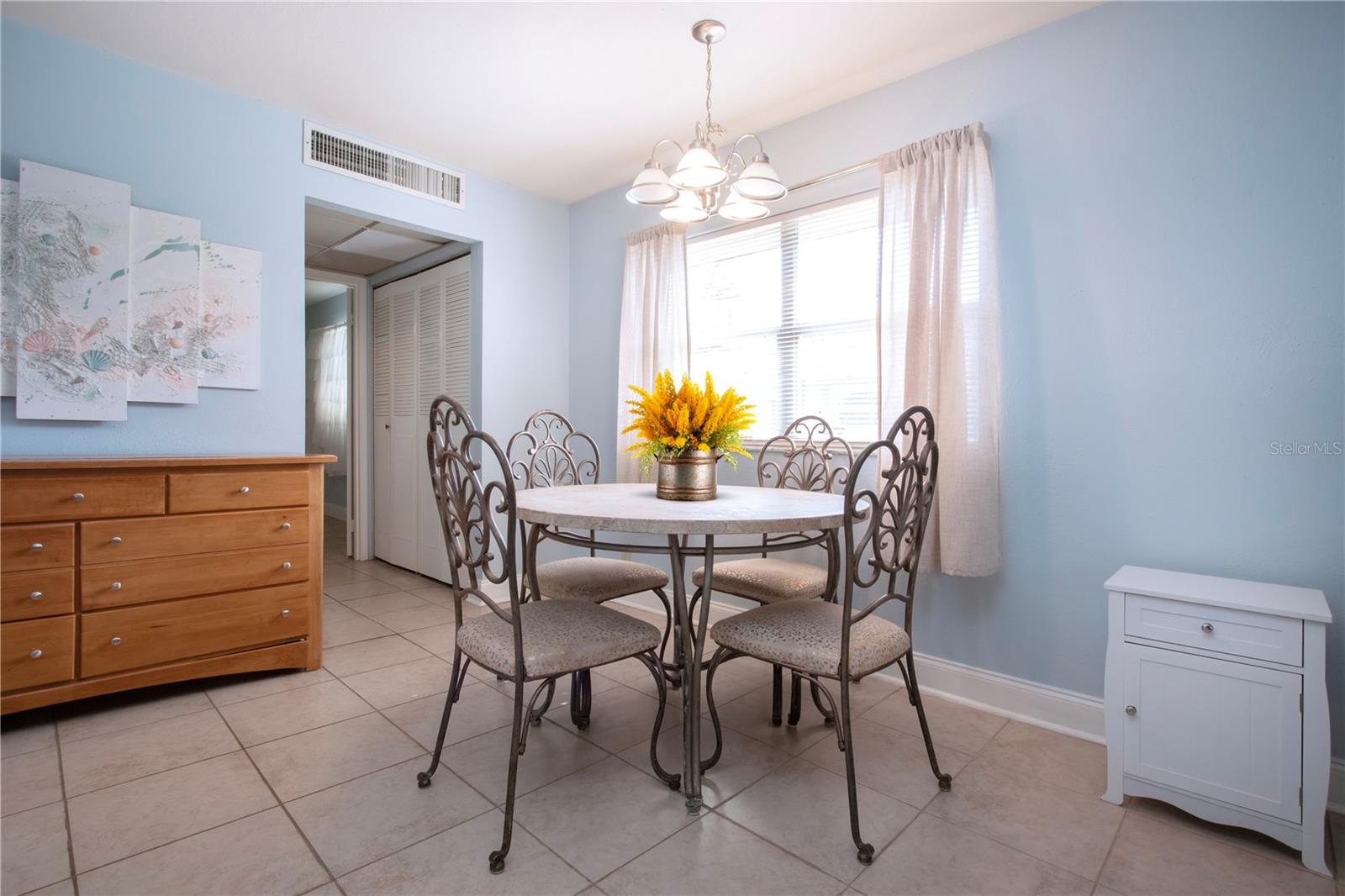 Dining room off the kitchen