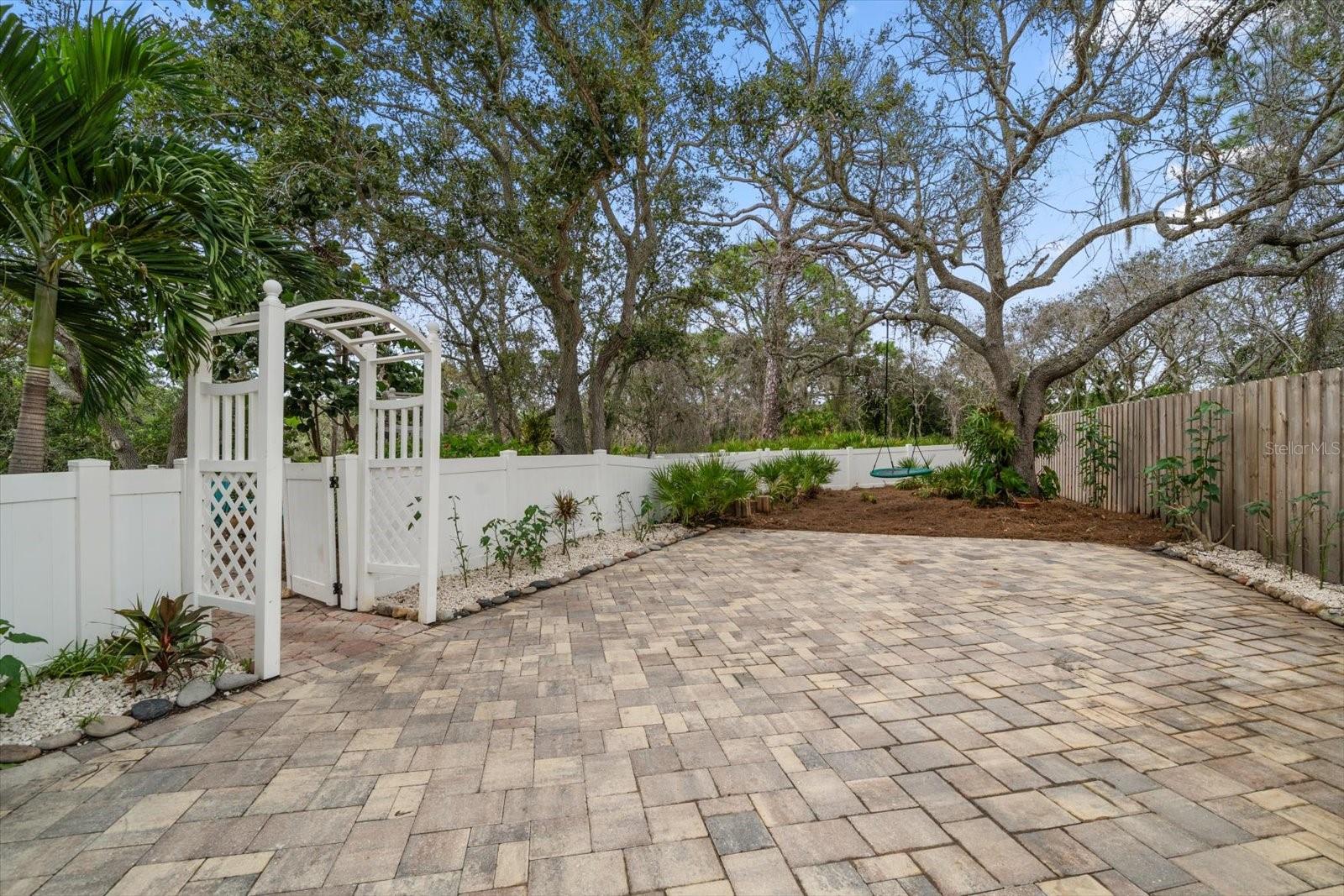 Various outdoor areas! Plenty of room for numerous vehicles.