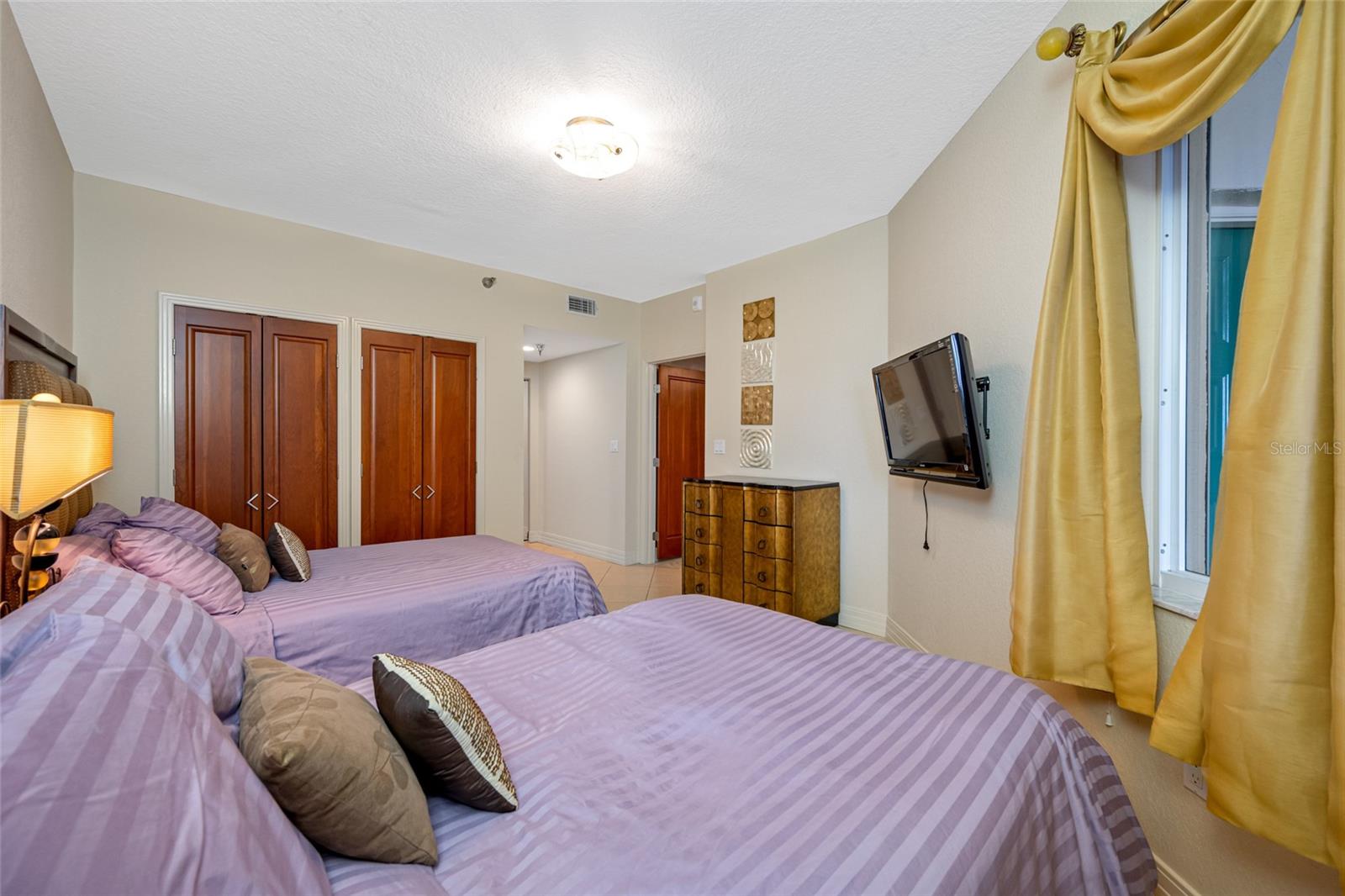 Bedroom #4 with en-suite bath