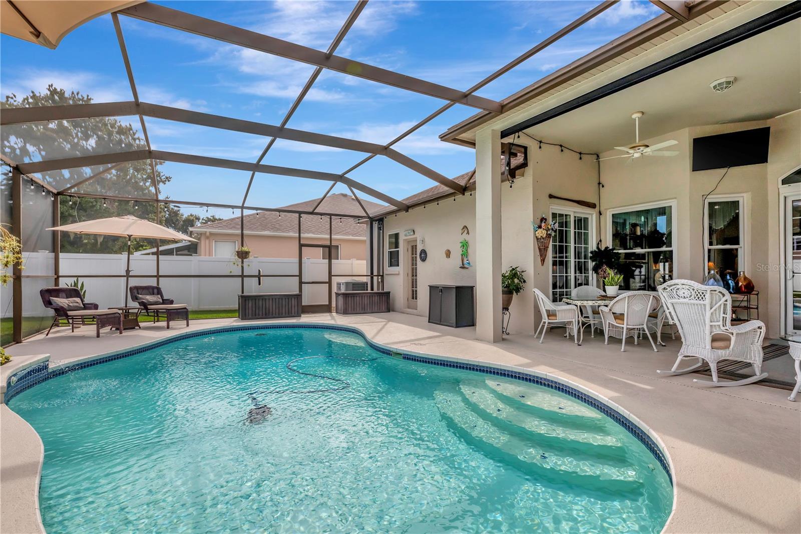 Sparking Pool