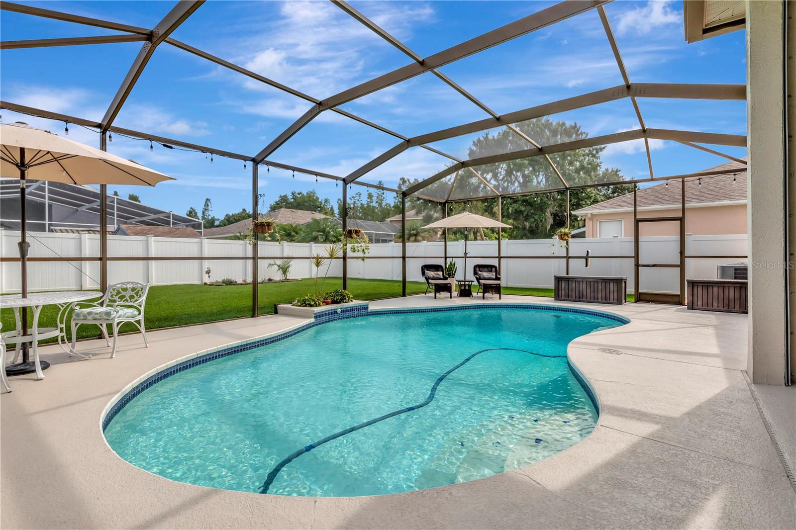 Sparking Pool