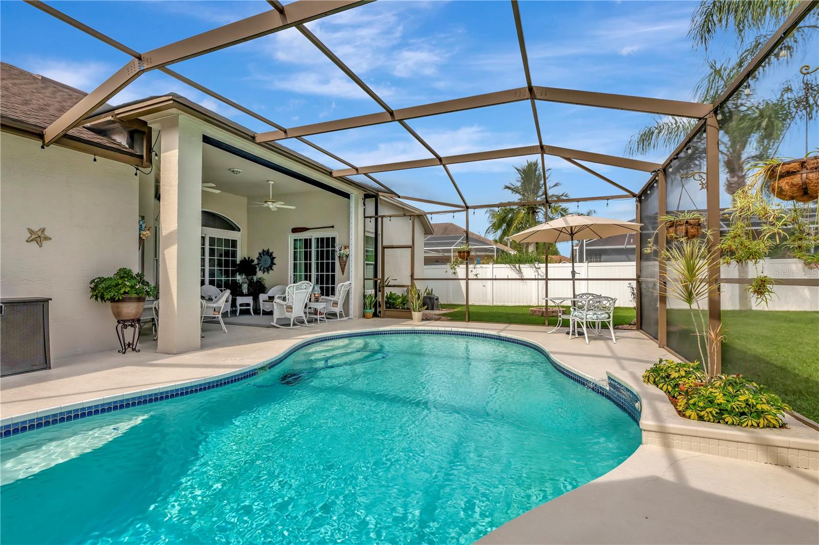 Sparking Pool