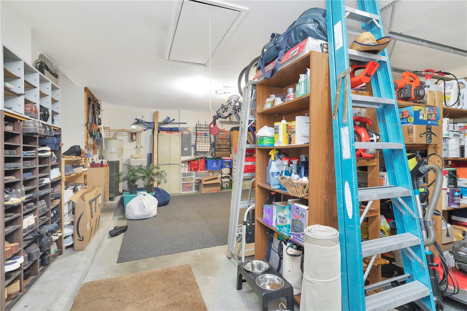 Lots of garage space