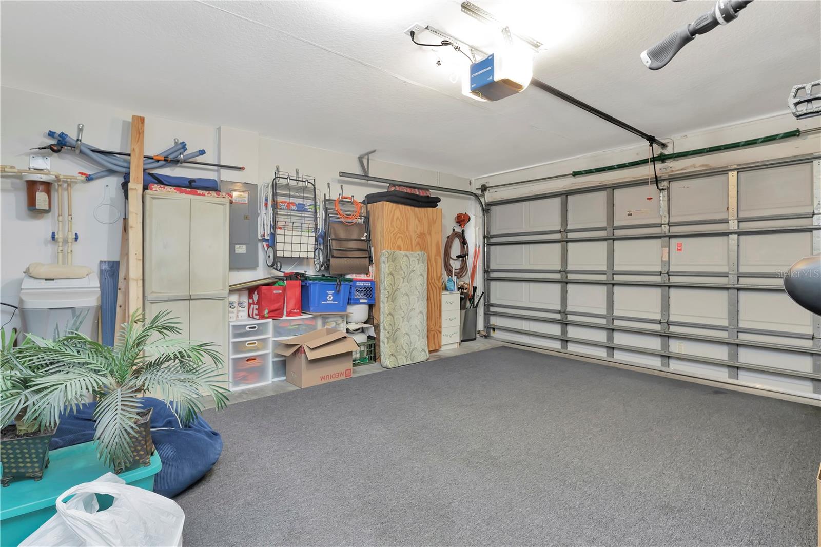 Lots of garage space