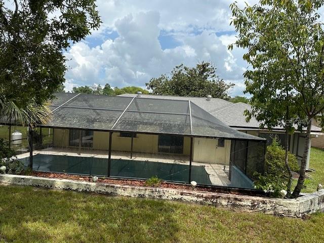 Screened pool