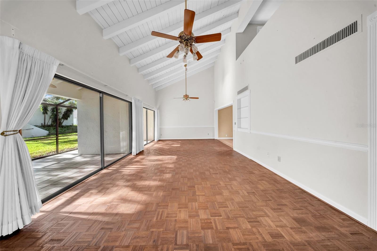 Living Room/Dining Room