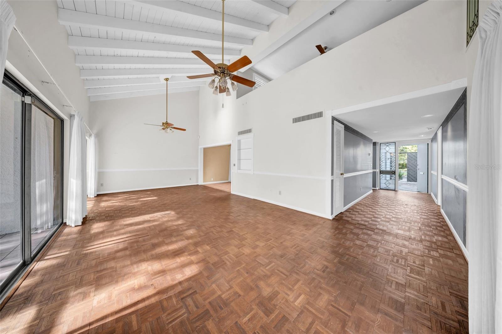 Living Room/Dining Room