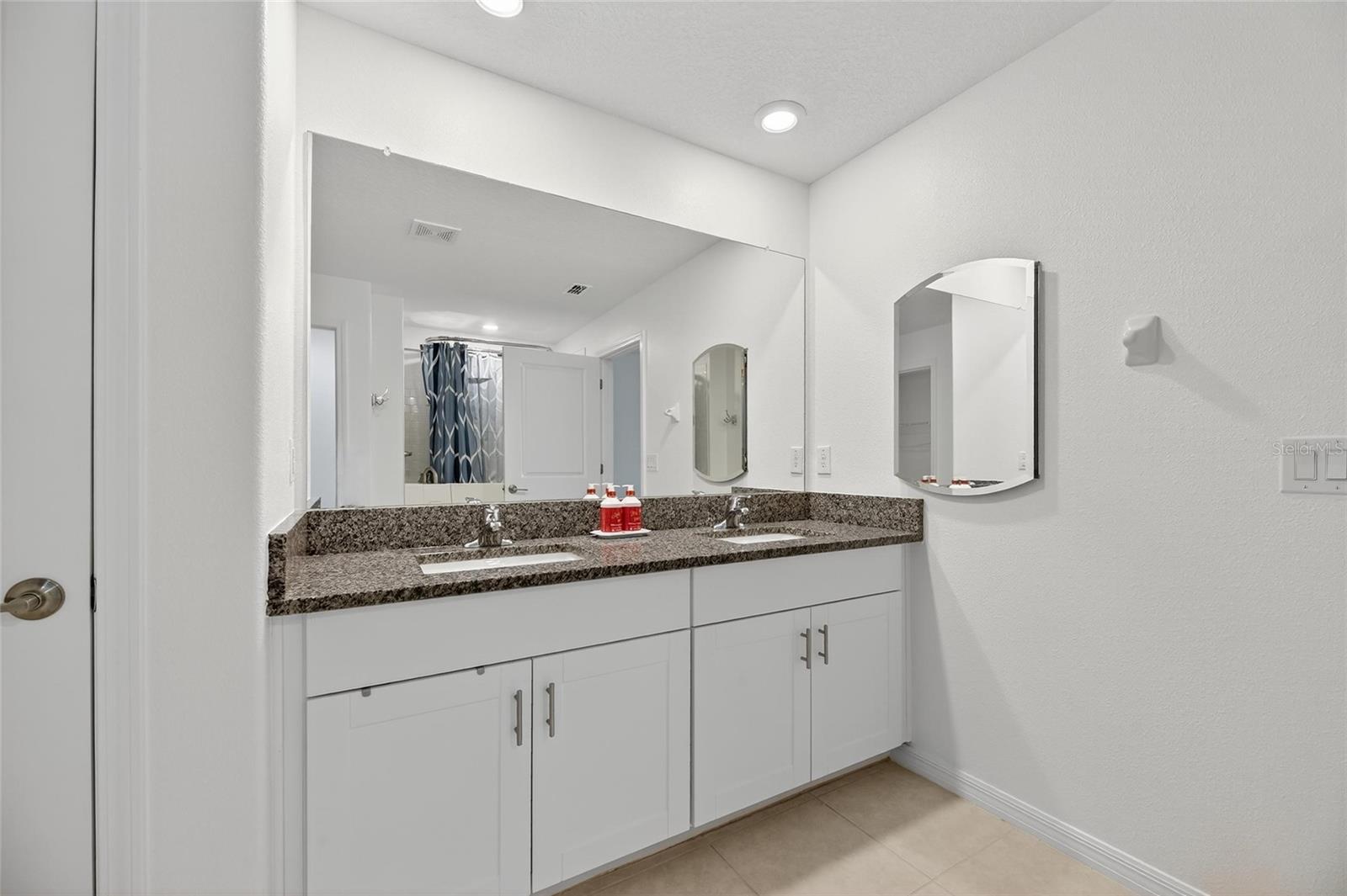 2nd Bathroom