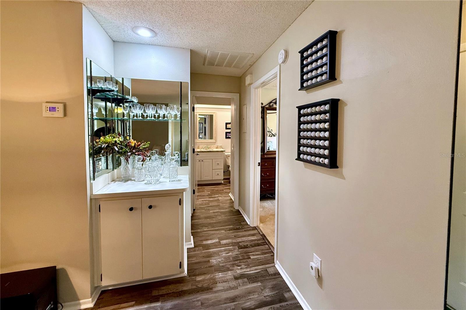 hallway to 2nd bedroom