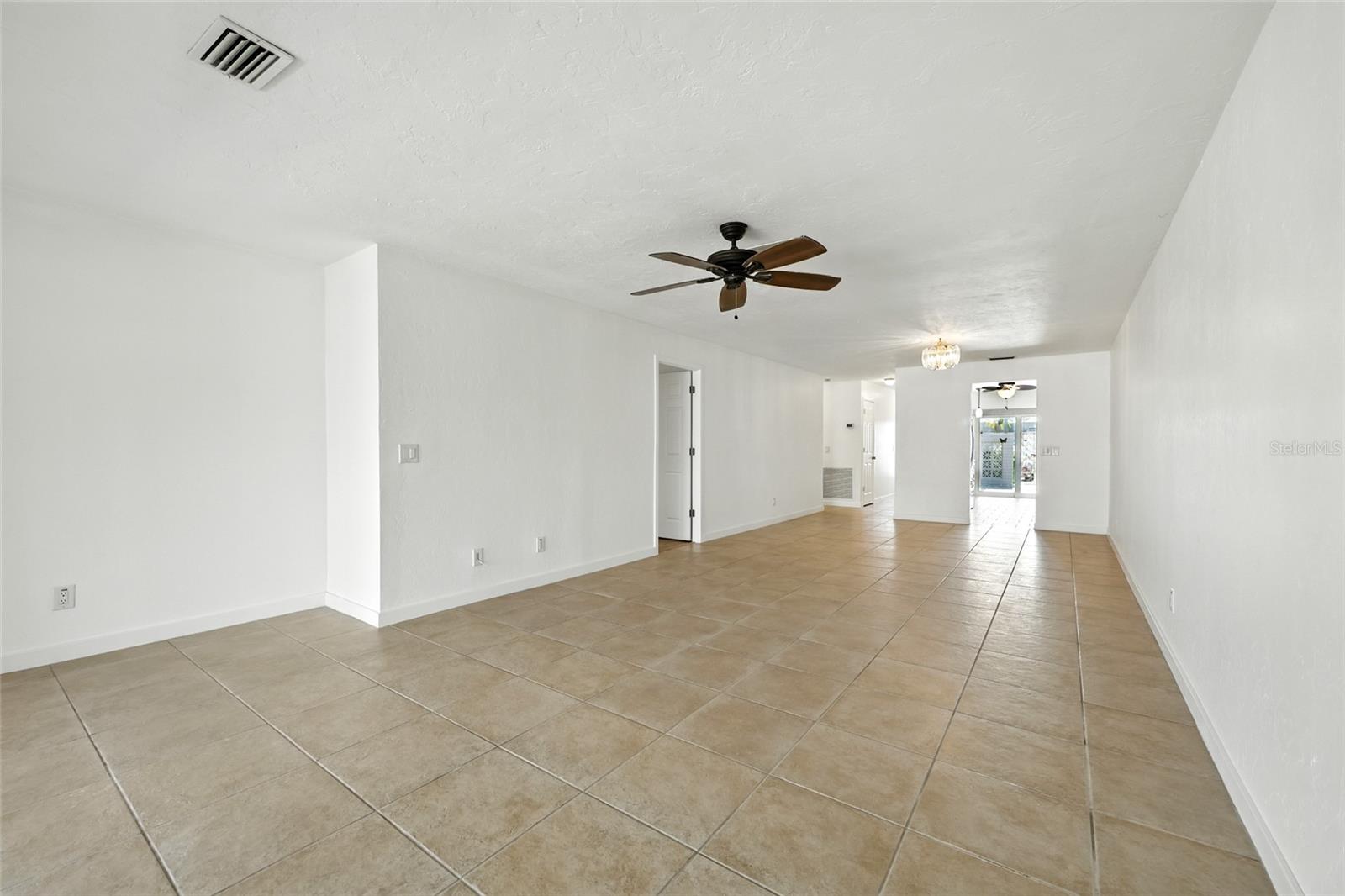 Spacious Dining and Living Room