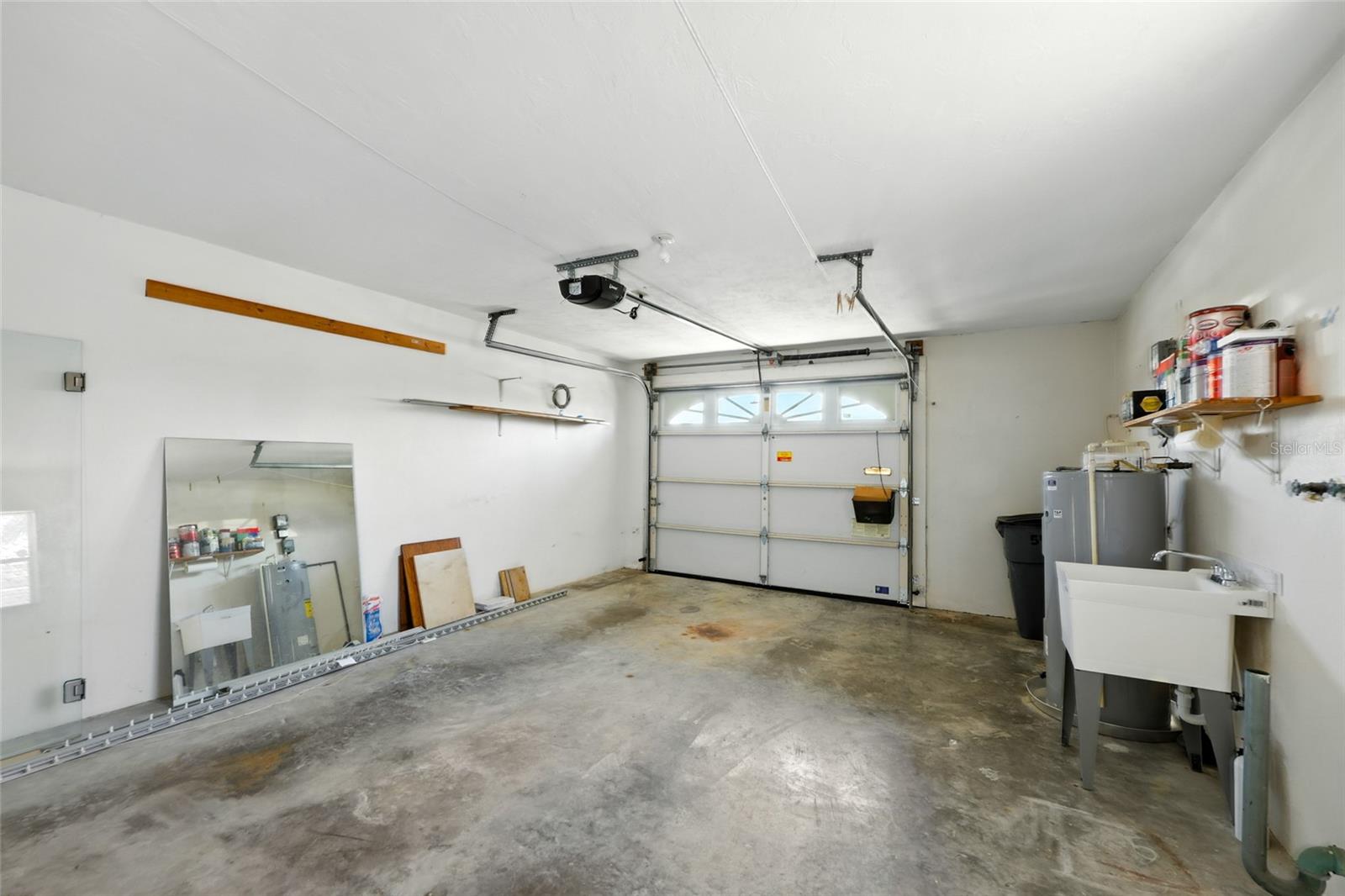 Oversized Garage!