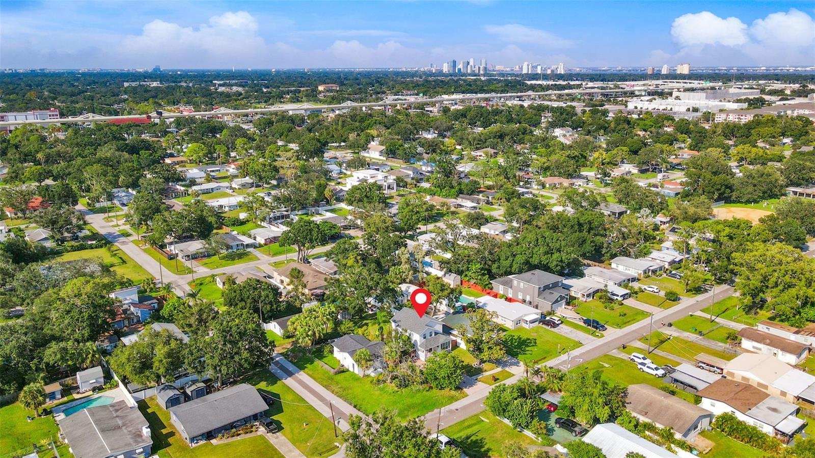 Close to Gandy Blvd & short distance to Downtown Tampa
