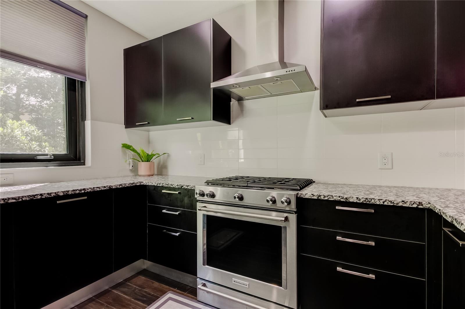 Kitchen (2nd floor)