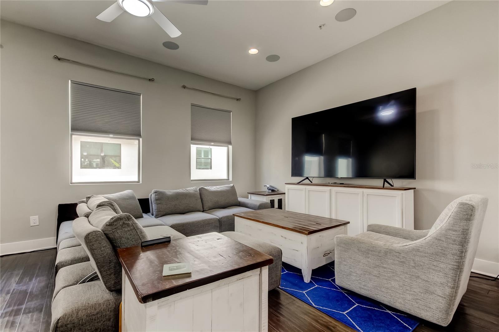 Living Room (2nd floor)