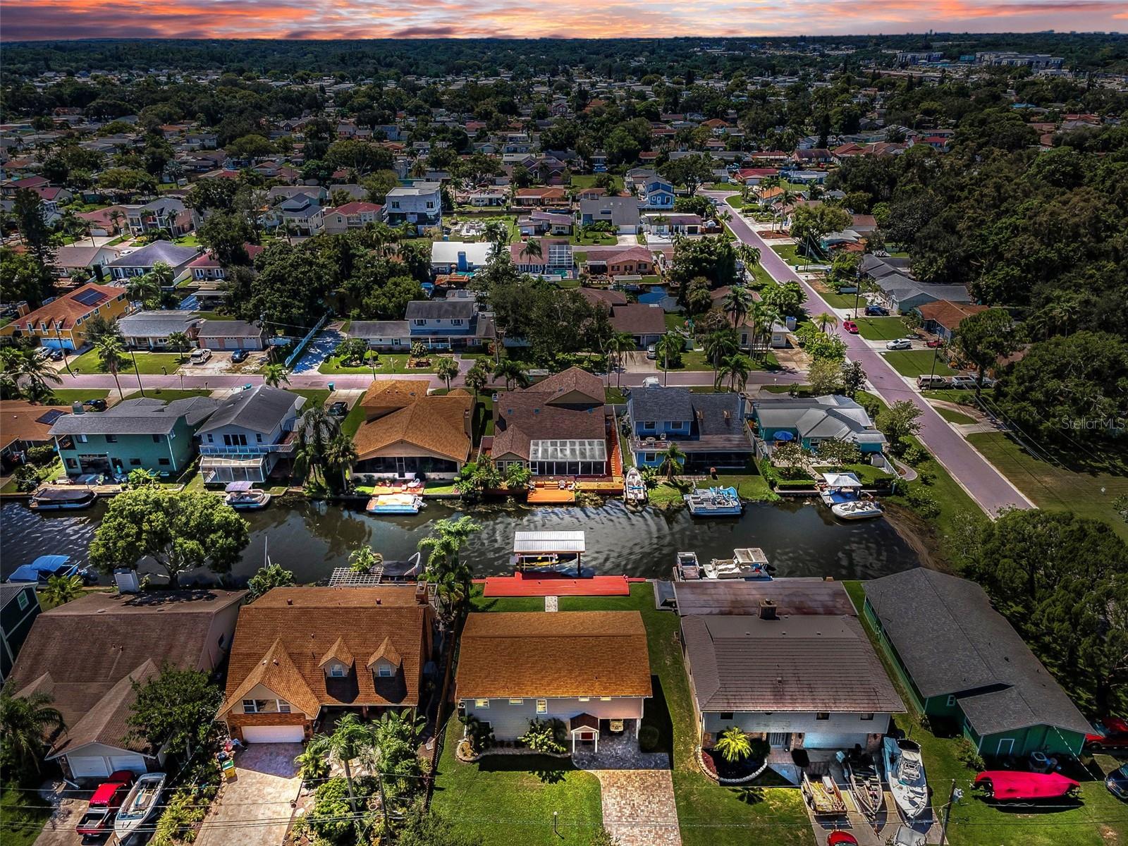 Direct access to Lake Tarpon