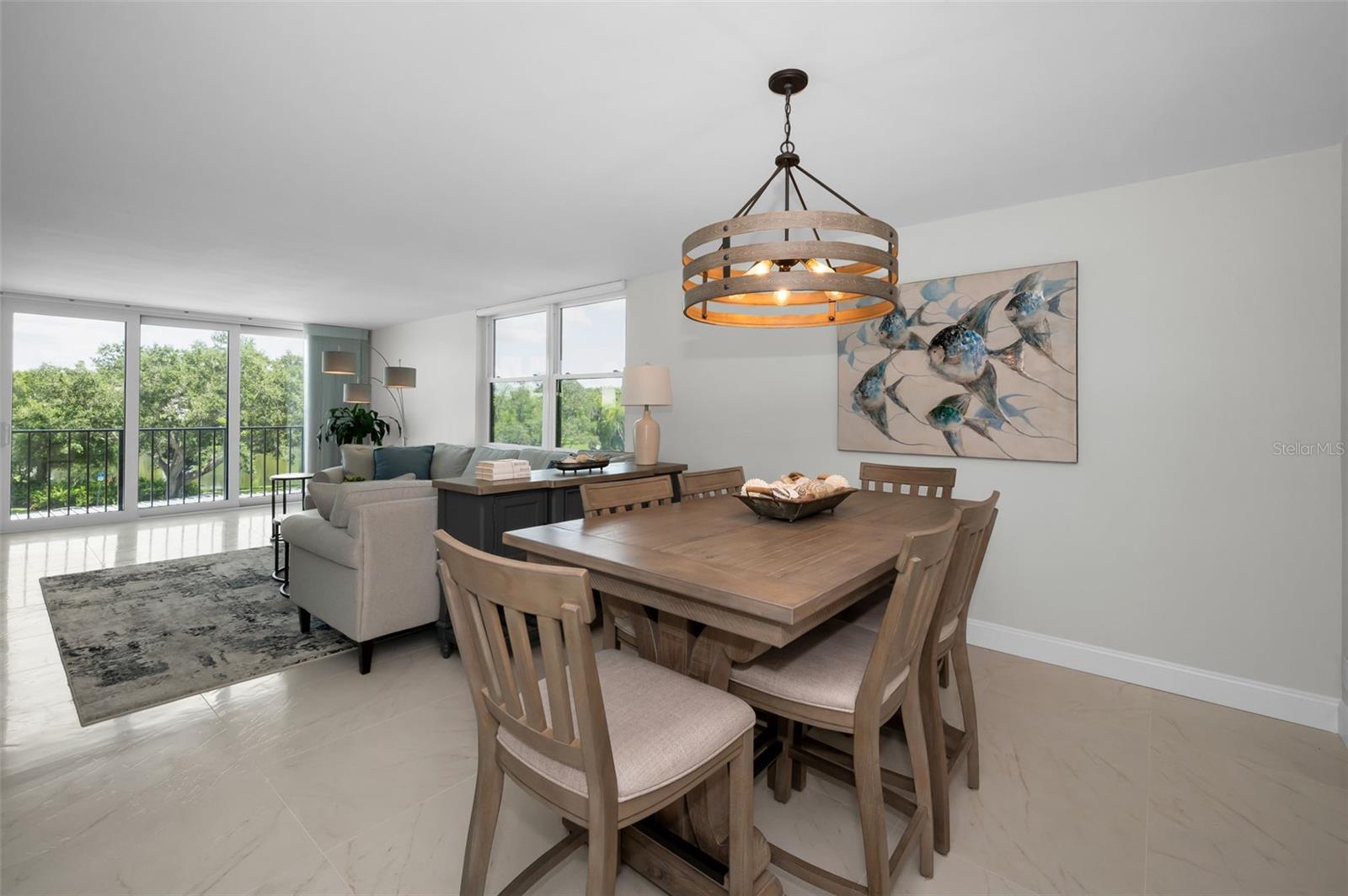 Smooth ceilings and abundant light