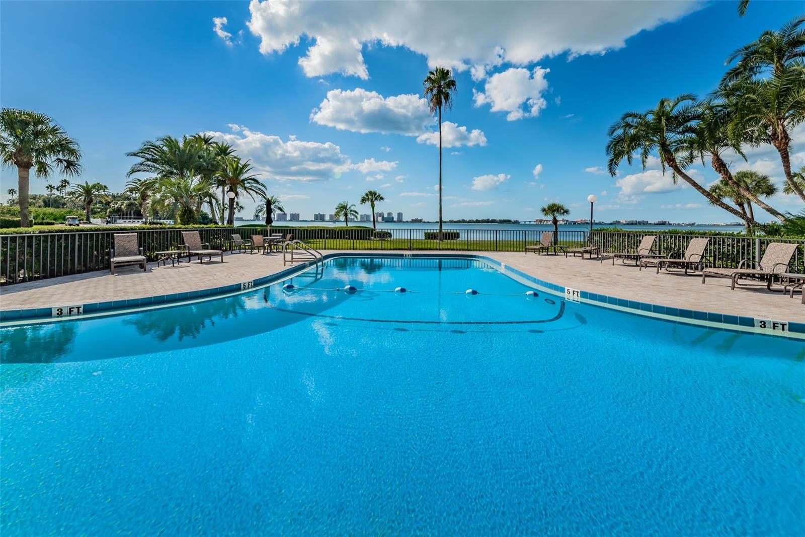 Heated swimming pool located on intracoastal