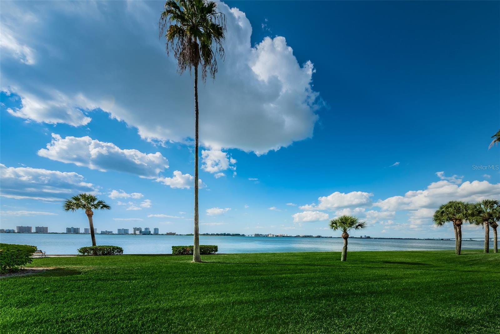 Glorious Green Space on Intracoastal for your enjoyment