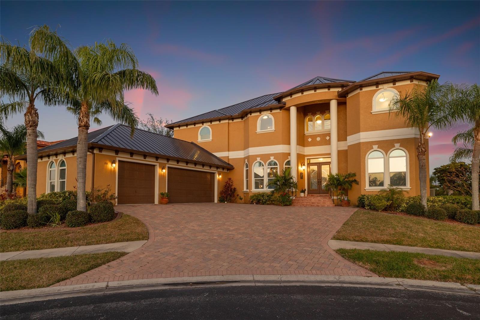 Luxury Custom Built Pool Home!