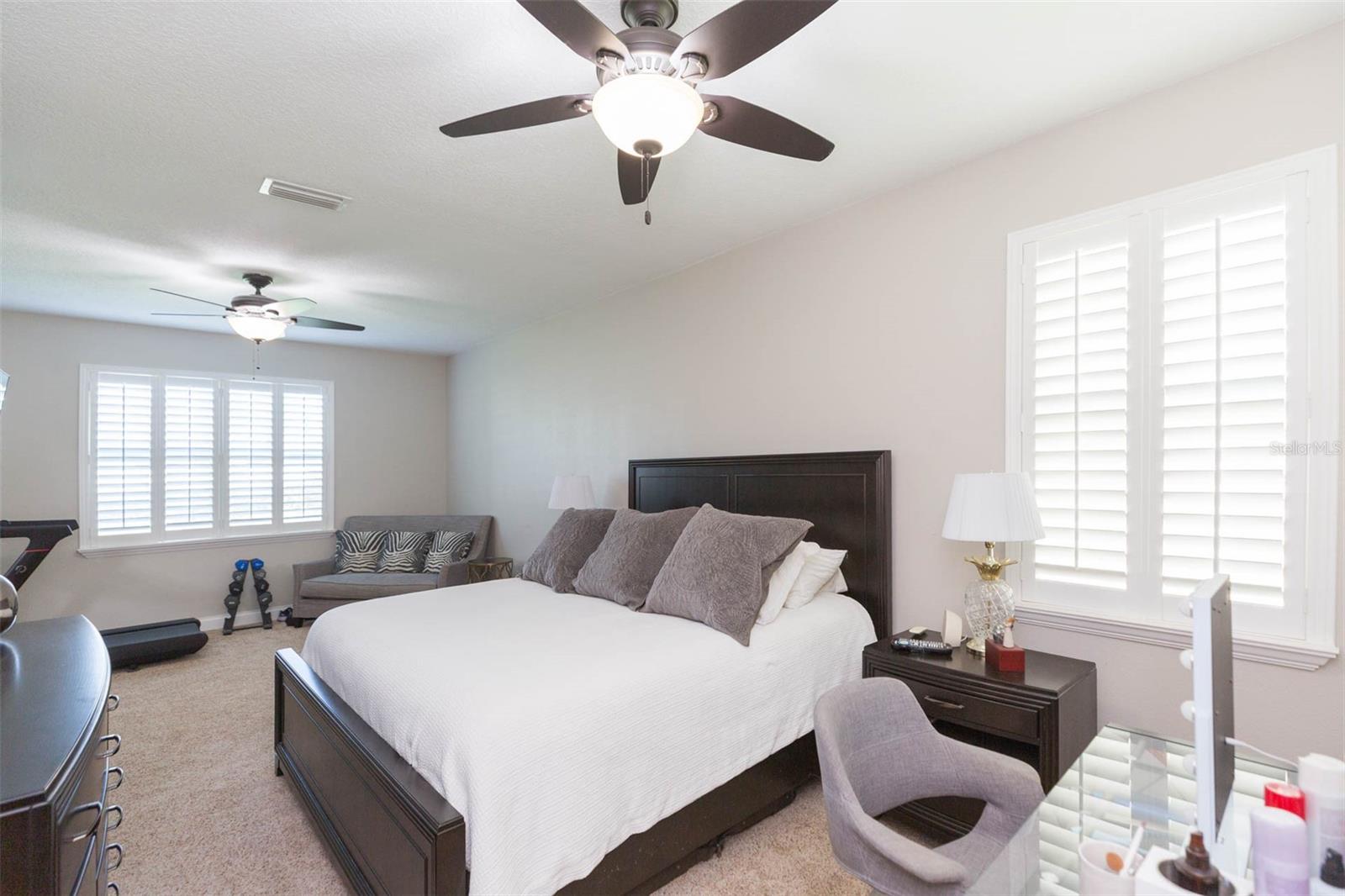 Huge primary bedroom