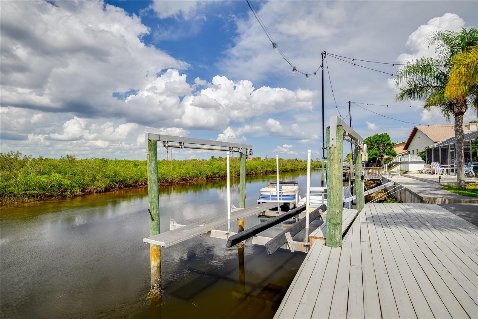 10,000 lb capacity dock.